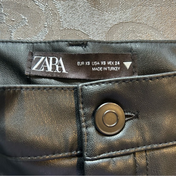 ZARA FAUX LEATHER STRAIGHT PANTS IN SIZE EXTRA SMALL (SIZE 2) IN BLACK - Picture 6 of 12